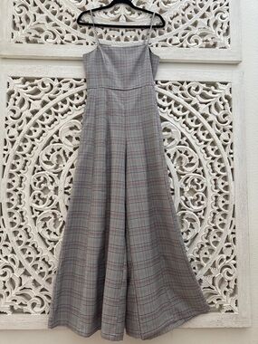 Forever 21 Black and Gray Labeled Garment